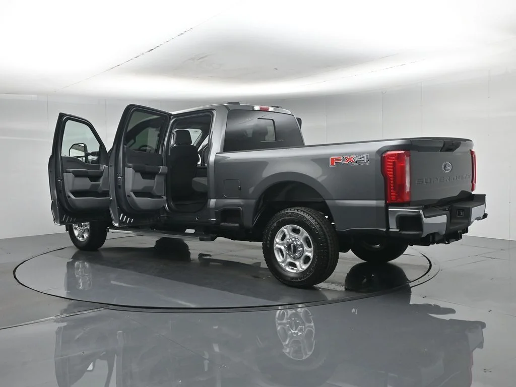 New 2026 Carbonized Gray Metallic Ford XLT image 33
