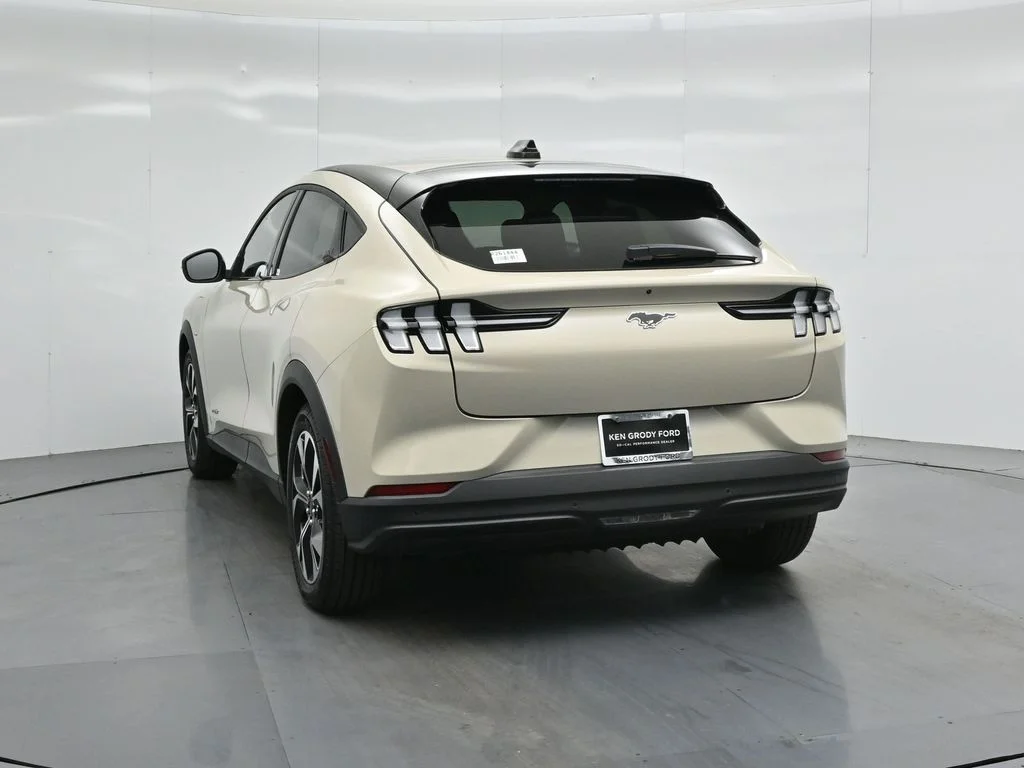 New 2026 Desert Sand Ford Select image 25