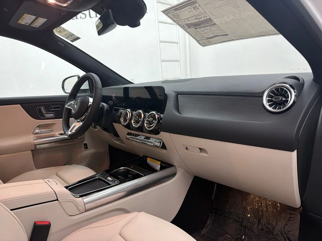 New 2026 White Mercedes-Benz GLA 250 image 29