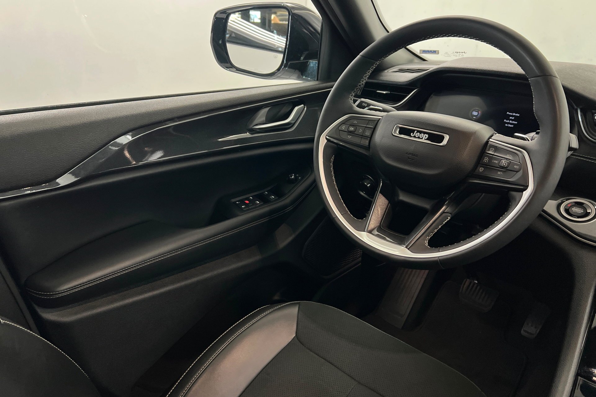 2023 Jeep Grand Cherokee Altitude - Photo 12
