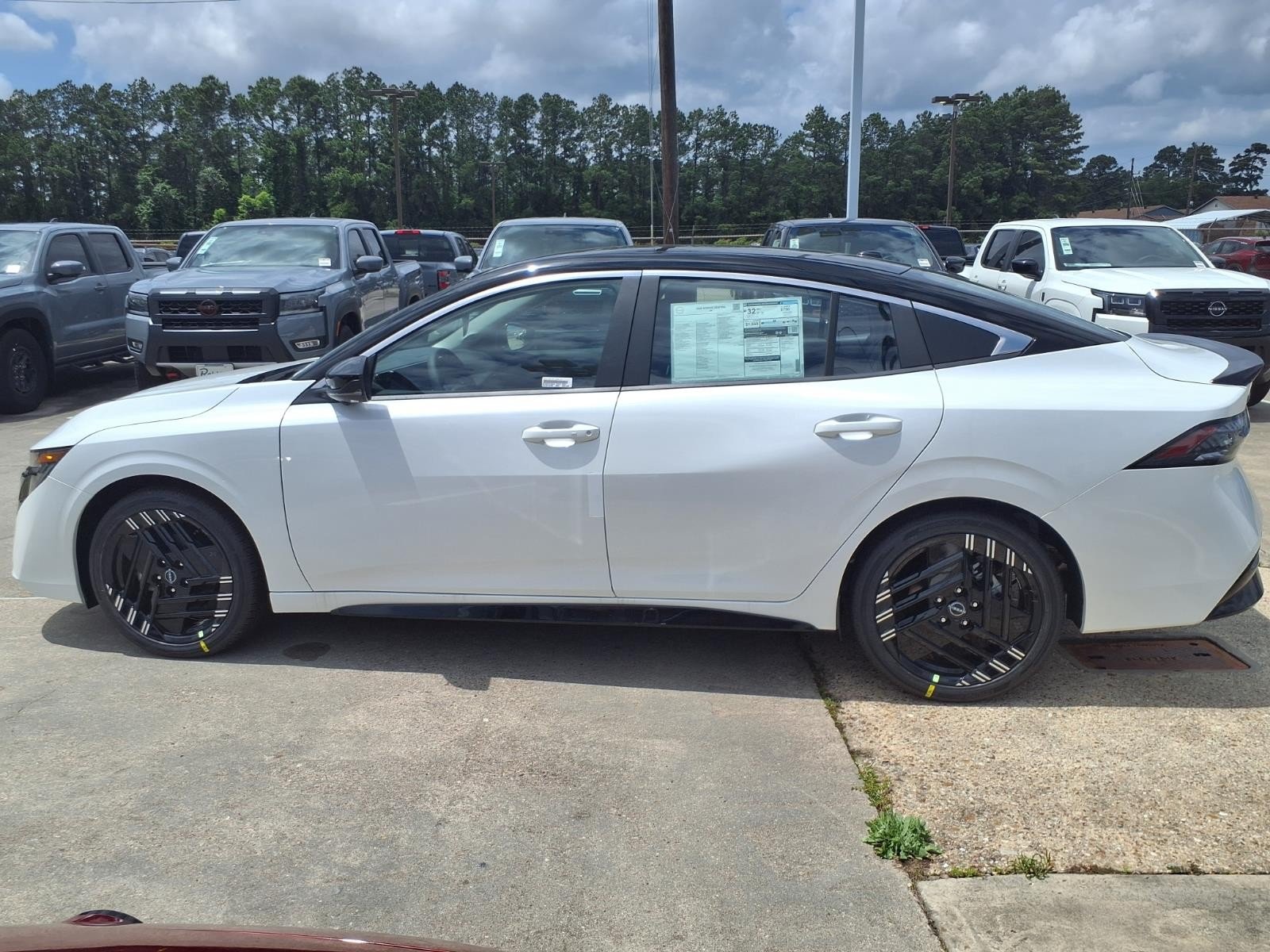 2026 Nissan Sentra SR White at Robbins Nissan