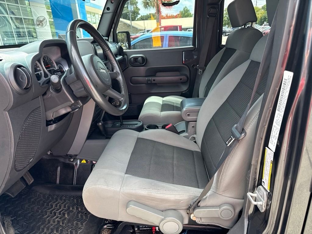 Used 2010 Gray Jeep Unlimited Sport image 13