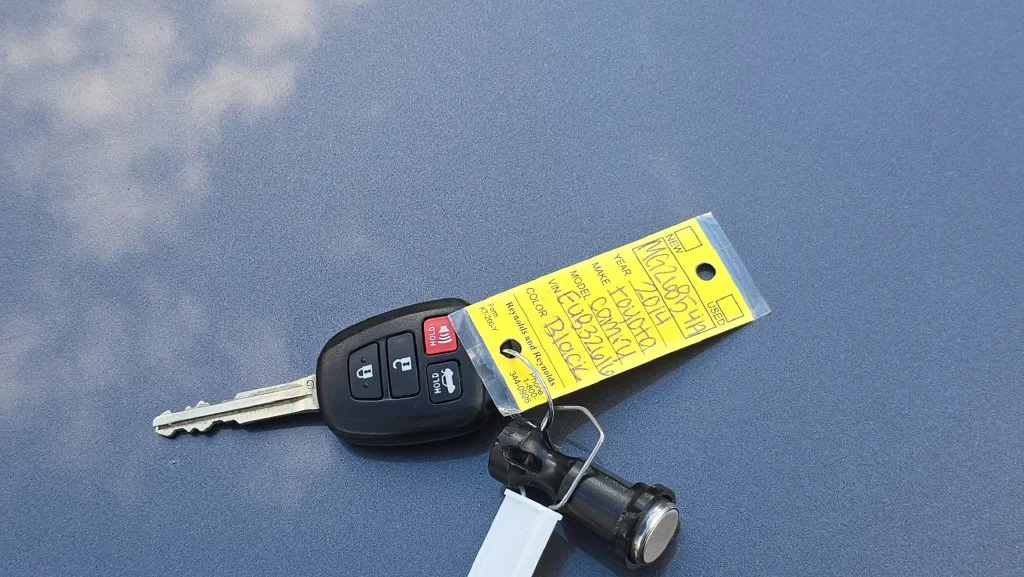 Used 2014 Gray Toyota SE image 25