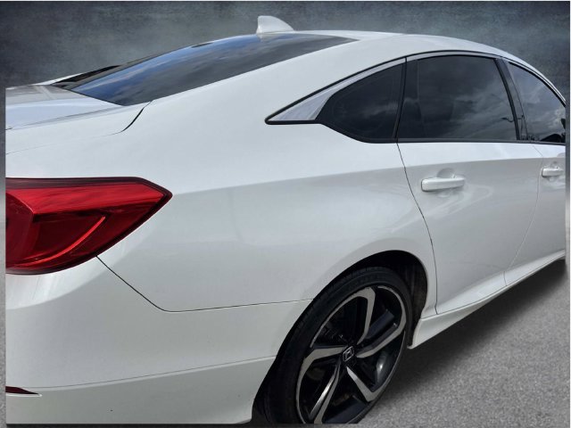 Used 2020  Honda Sport image 23