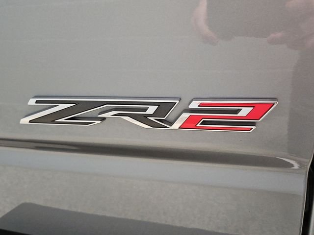 Used 2024 Gray Chevrolet ZR2 image 37