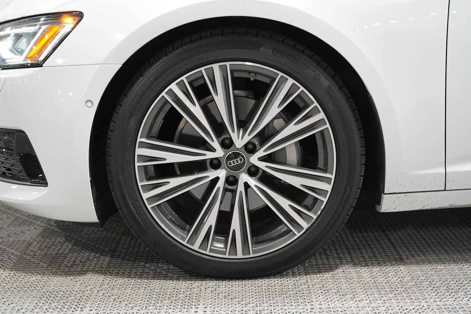 Used 2024 Arkona White Audi Premium image 8