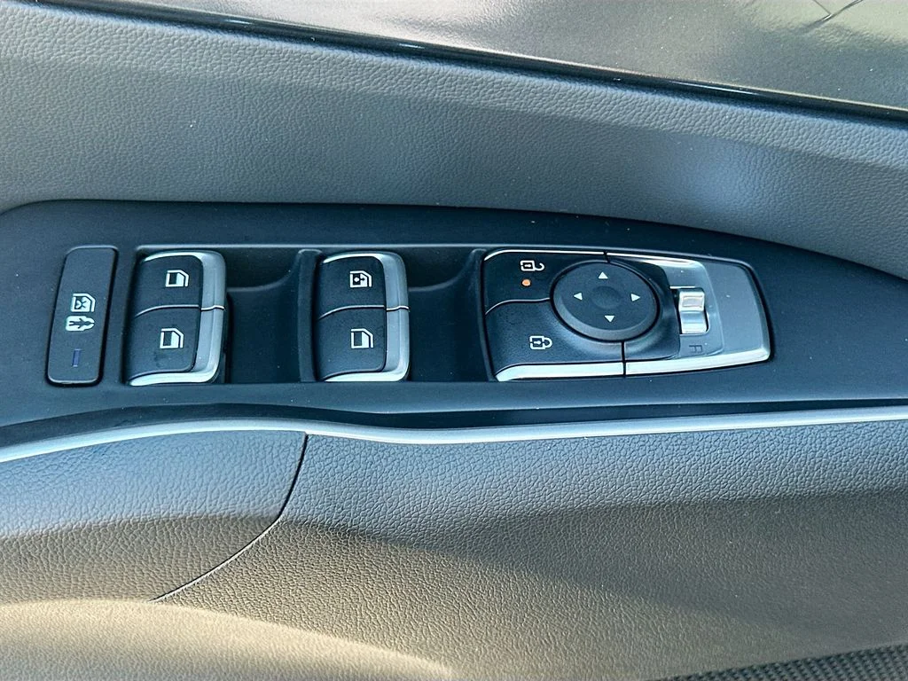 New 2026 Glacial White Kia S image 17