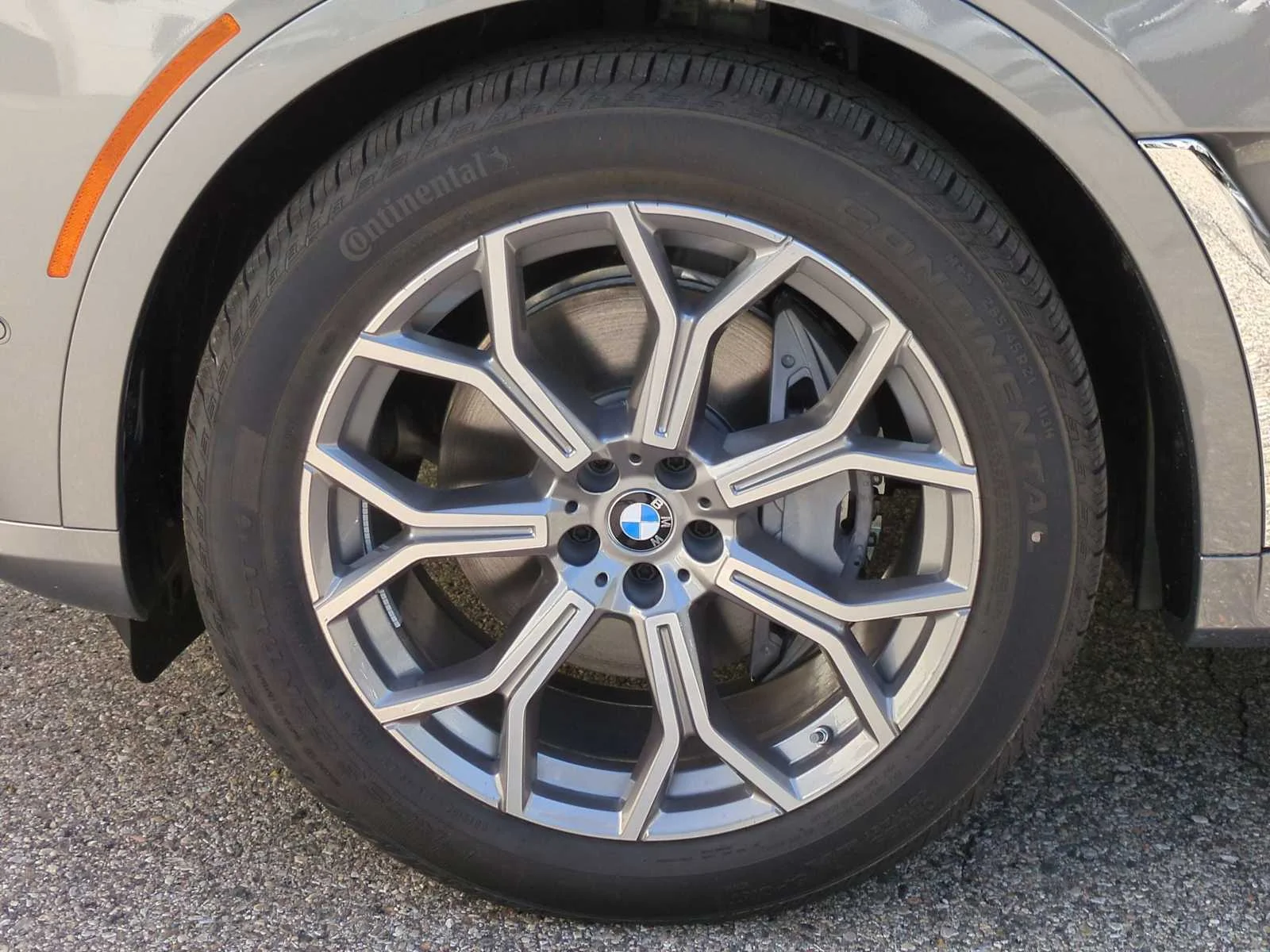 2026 BMW X7 40i - Photo 14