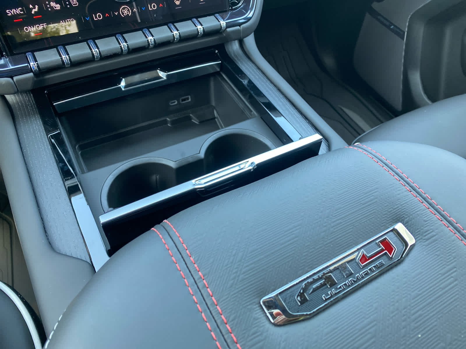 2026 GMC Yukon XL AT4 Ultimate - Photo 16