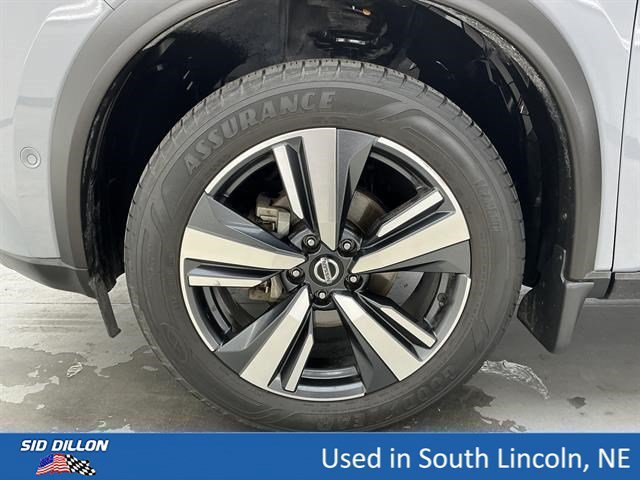 Used 2021 Boulder Gray Pearl/Super Black Nissan Platinum image 18