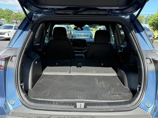 New 2026 Lakeshore Blue Metallic Chevrolet LT image 4