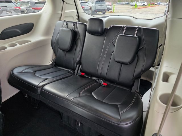 Used 2024 Silver Chrysler Touring L image 19