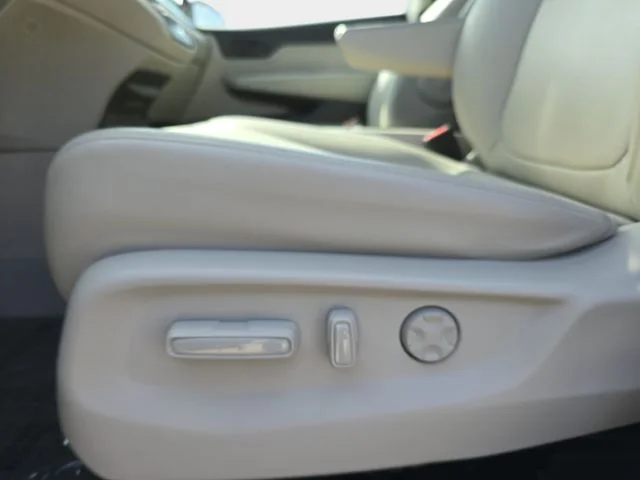 Used 2025 Gray Honda EX-L image 32