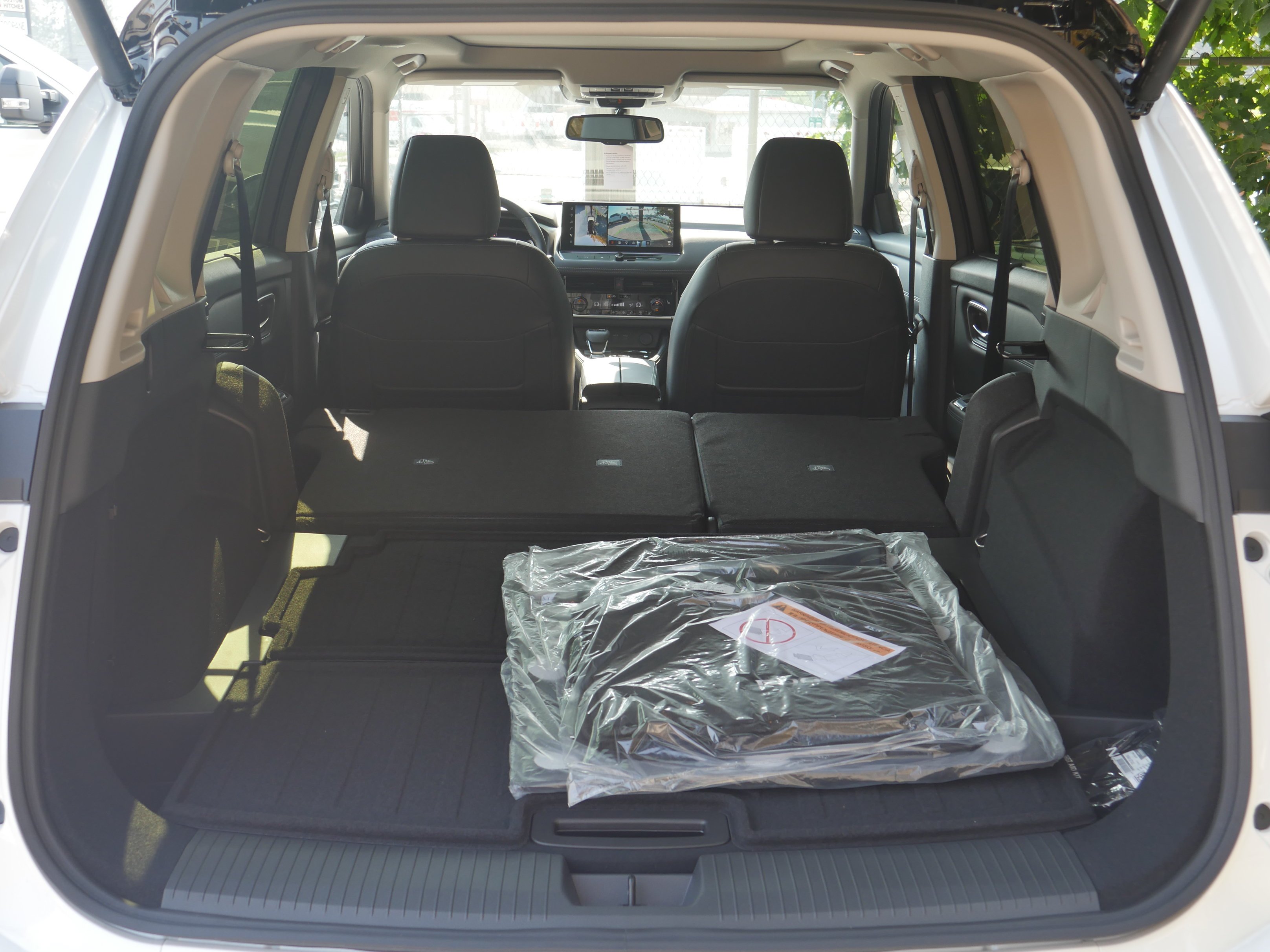 New 2026 Everest White Pearl TriCoat / Super Black Two-tone Nissan Platinum image 22