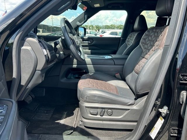 Used 2025 Black Nissan Platinum image 29