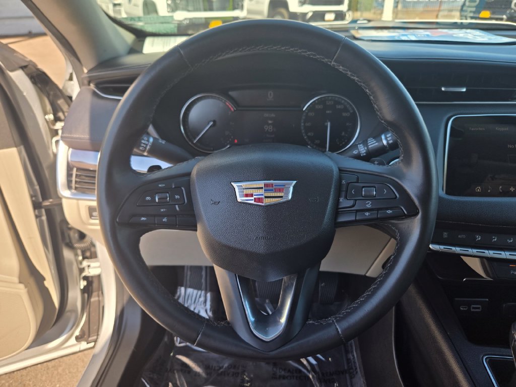 Used 2019 Silver Cadillac Luxury image 20