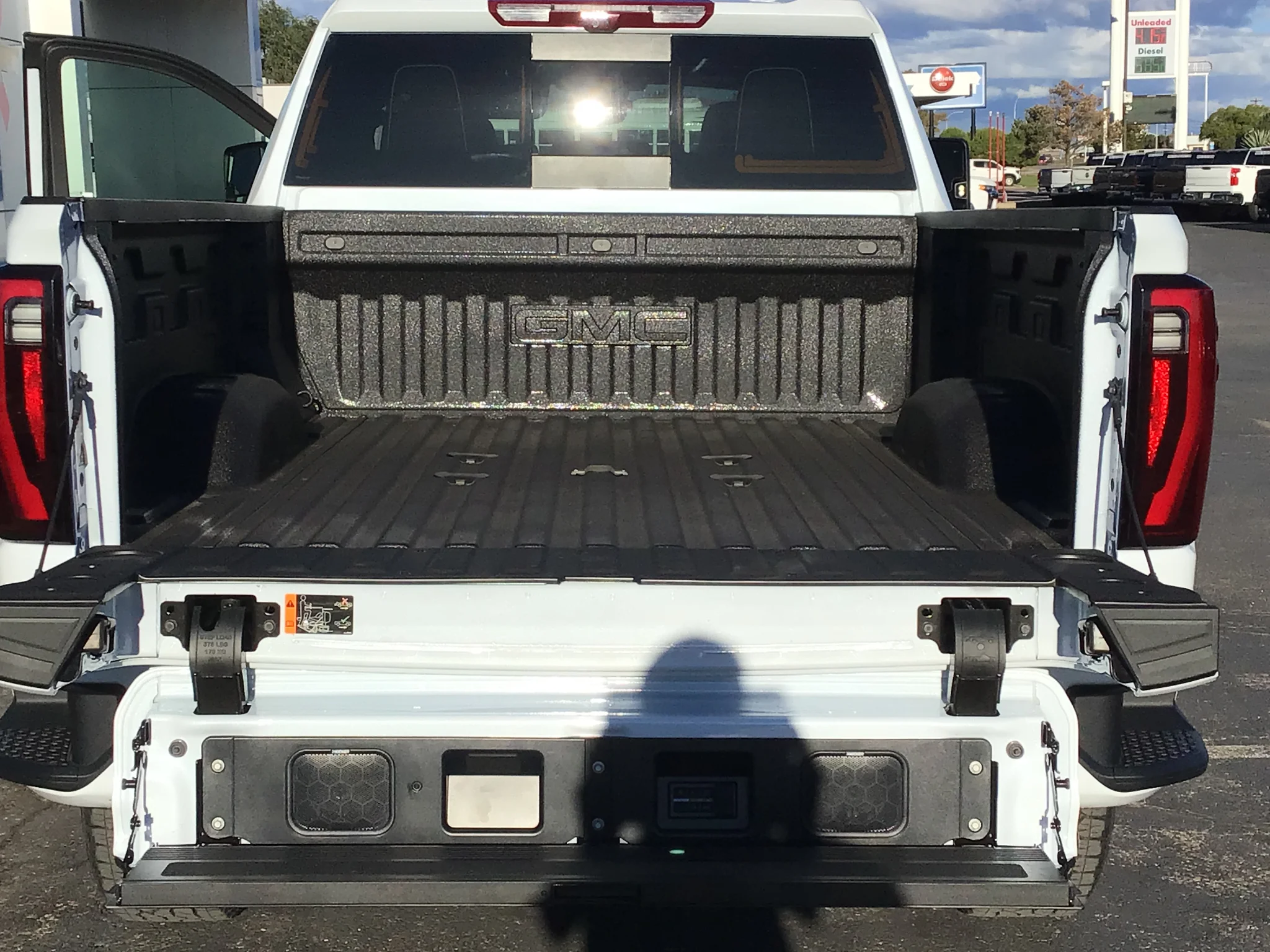 New 2026 Glacier White Tricoat GMC Denali Ultimate image 10