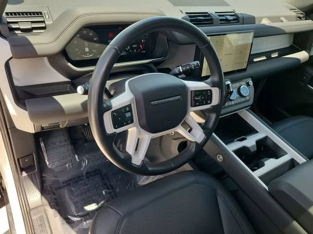 Used 2025 White Land Rover S image 16