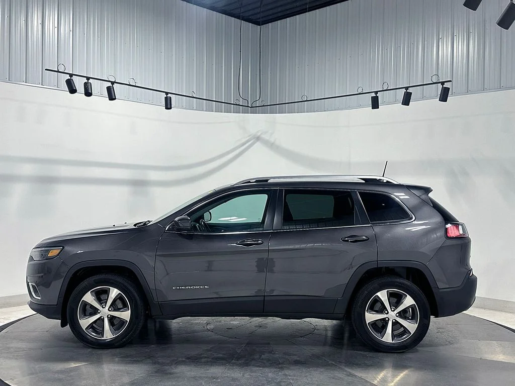 Used 2020 Gray Jeep Limited image 16