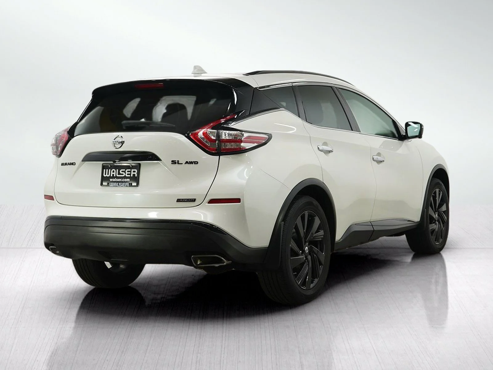 Used 2018 White Nissan SL image 5