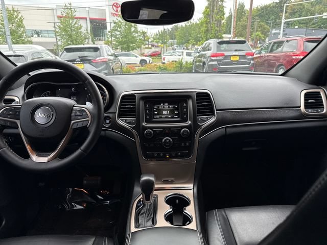 Used 2017 Diamond Black Crystal Pearlcoat Jeep Limited image 11