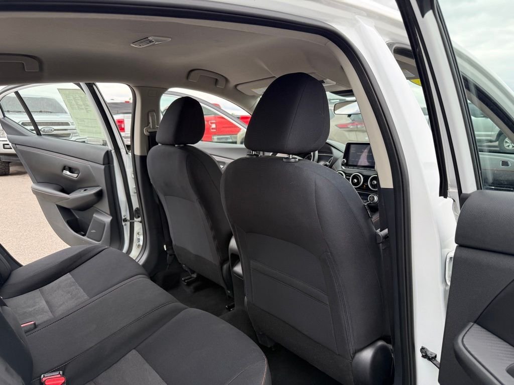 Used 2021 White Nissan SR image 21
