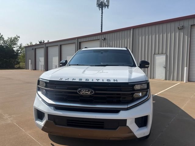 Used 2025 Oxford White Ford King Ranch image 2