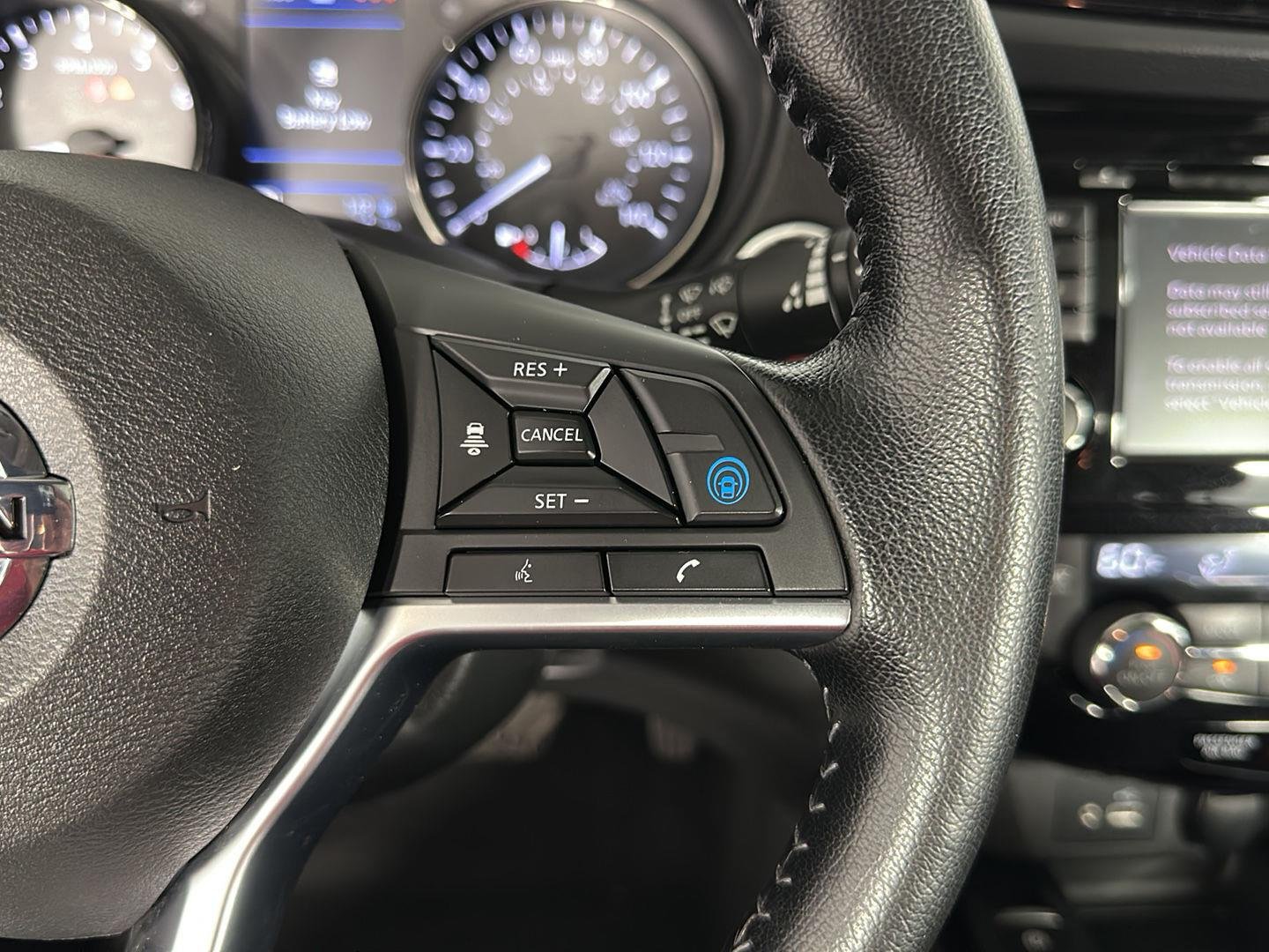 Used 2022 Gun Metallic Nissan SL image 22