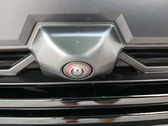 New 2026 Diamond Black Crystal Pearl-Coat Exterior Paint RAM Laramie image 17