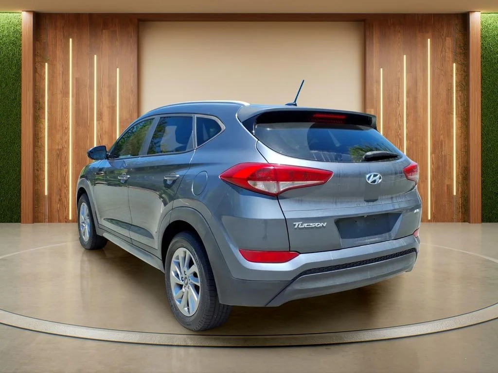 Used 2017 Gray Hyundai SE image 29
