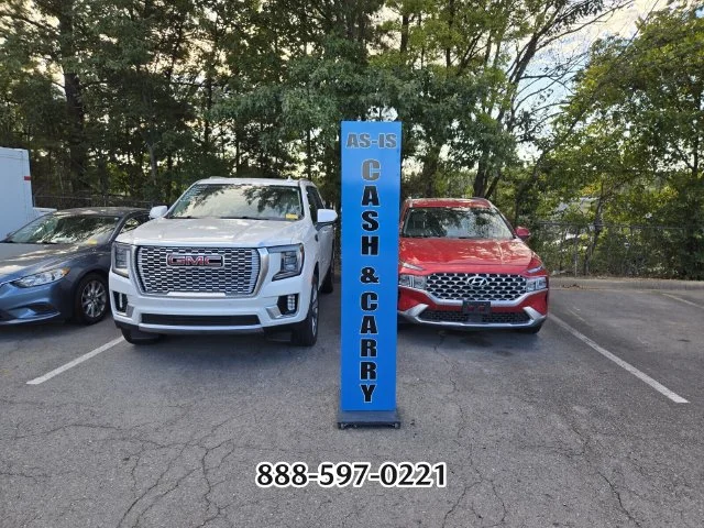 Used 2021 White GMC Denali image 9