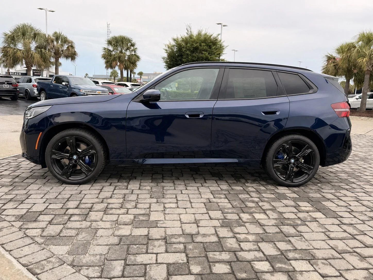 New 2026 Tanzanite Blue II Metallic BMW 30 xDrive image 12
