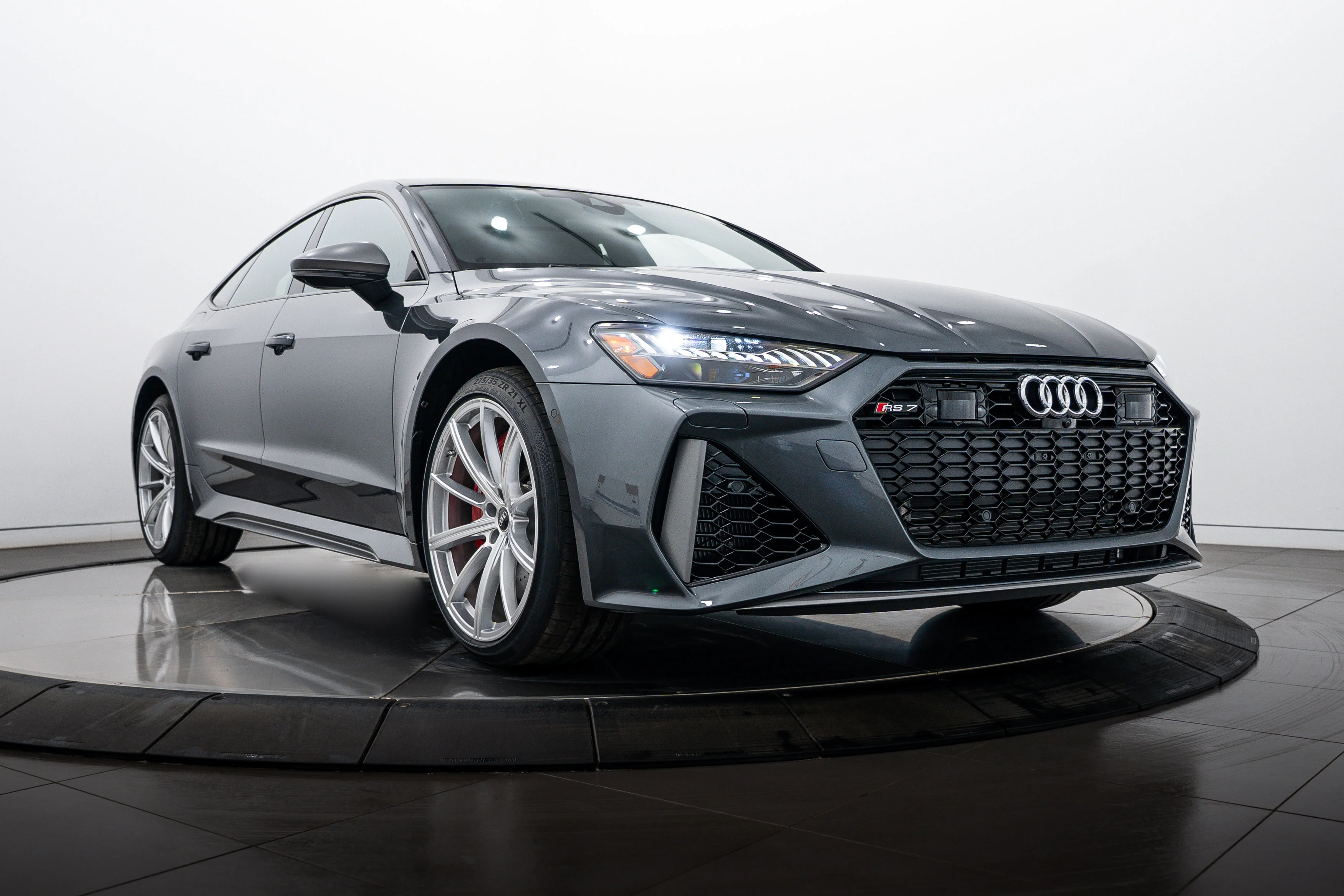 2026 Audi RS7 Performance's photo