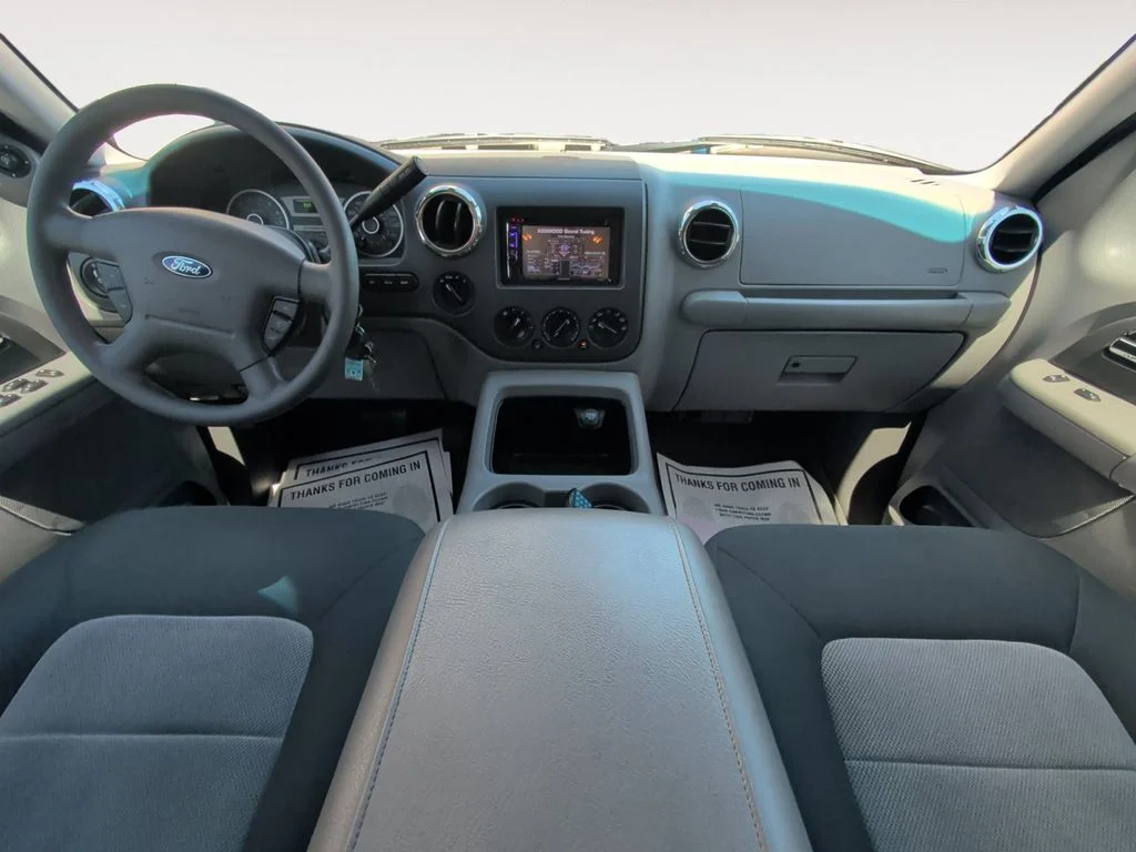 Used 2005 White Ford XLT image 10