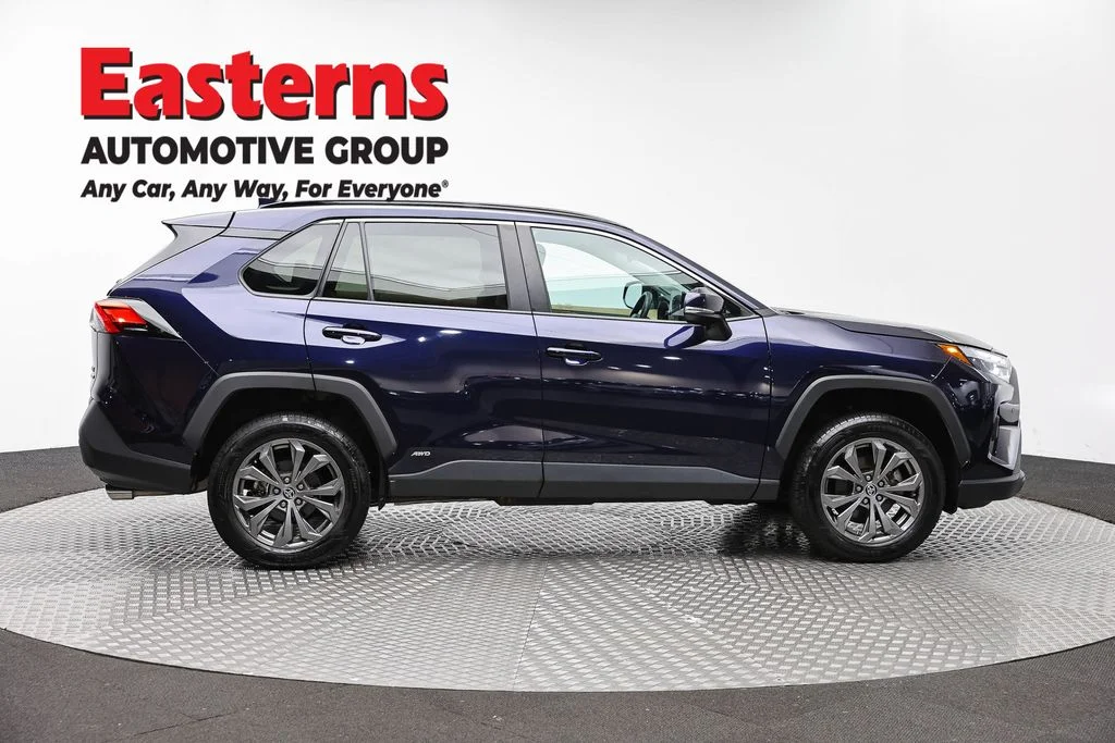 Used 2024 Blue Toyota XLE Premium image 4
