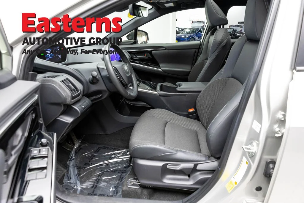 Used 2023 Silver Toyota XLE image 13