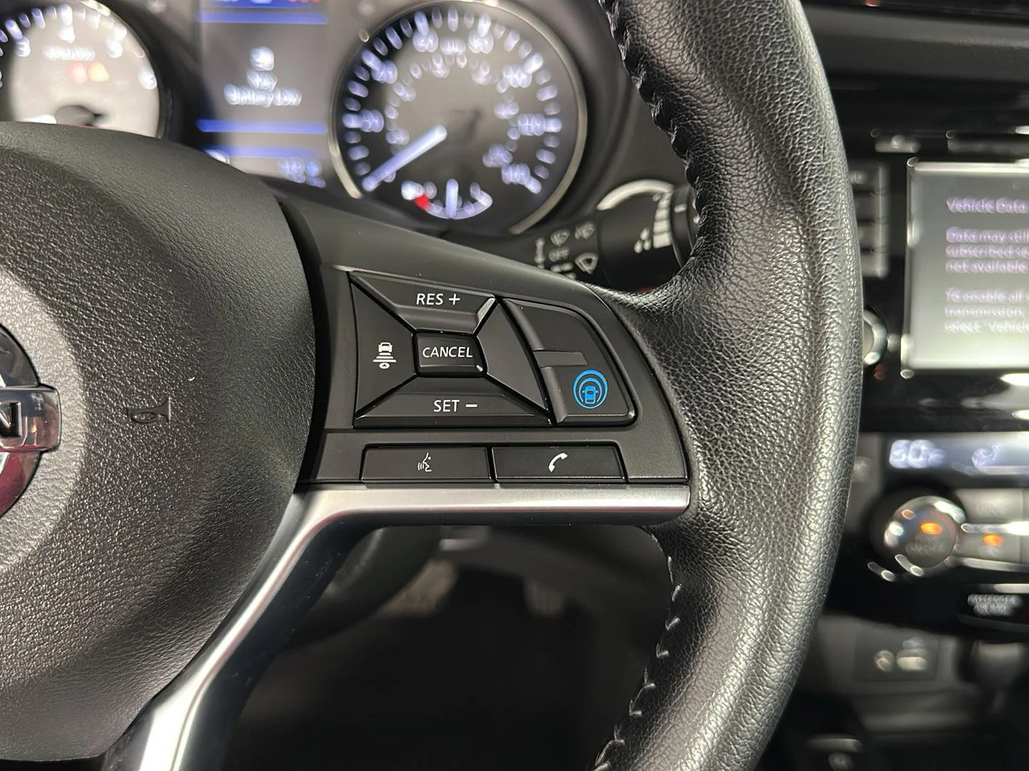 Used 2022 Gun Metallic Nissan SL image 22