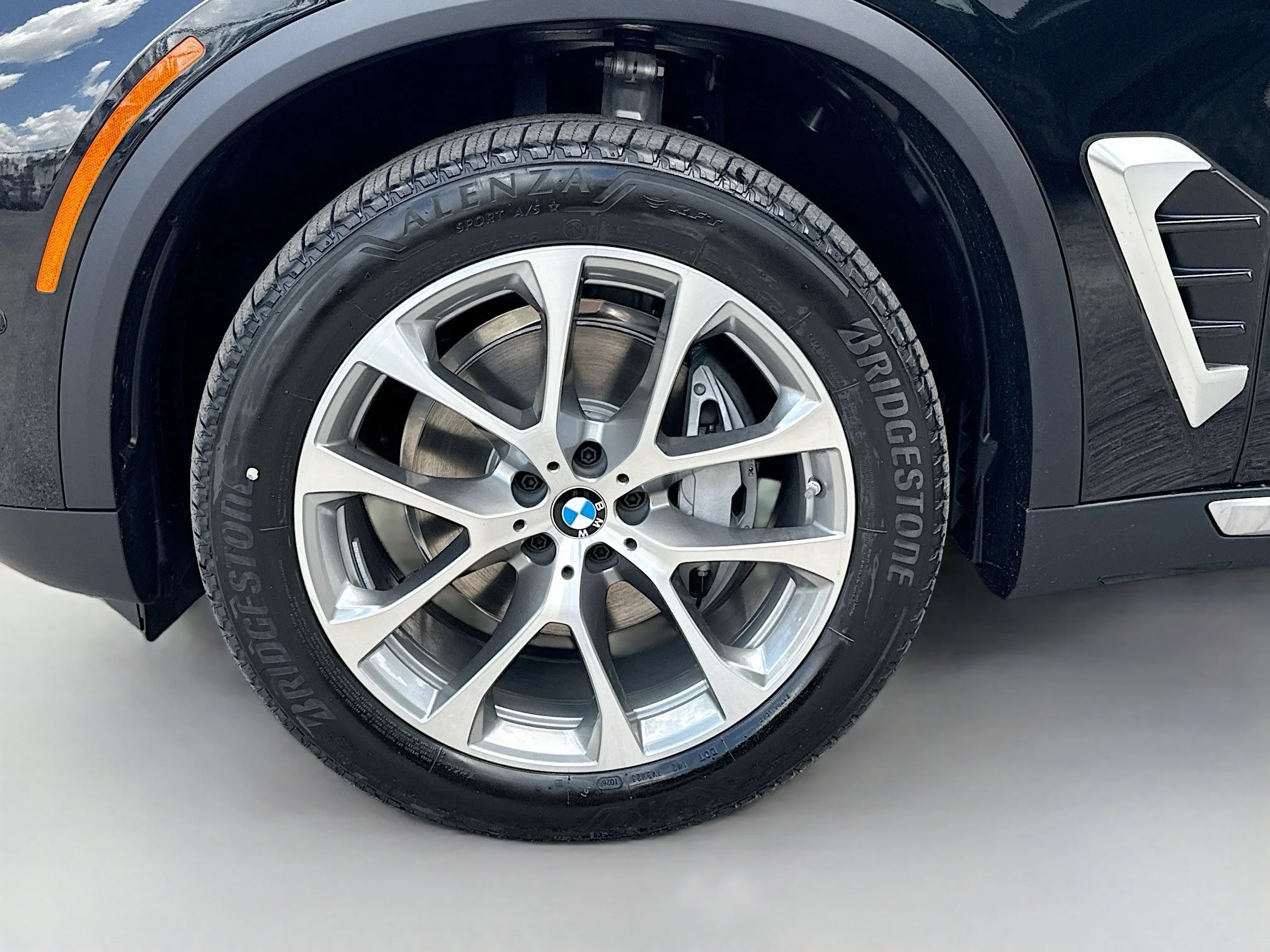 New 2026 Black Sapphire Metallic BMW sDrive40i image 42