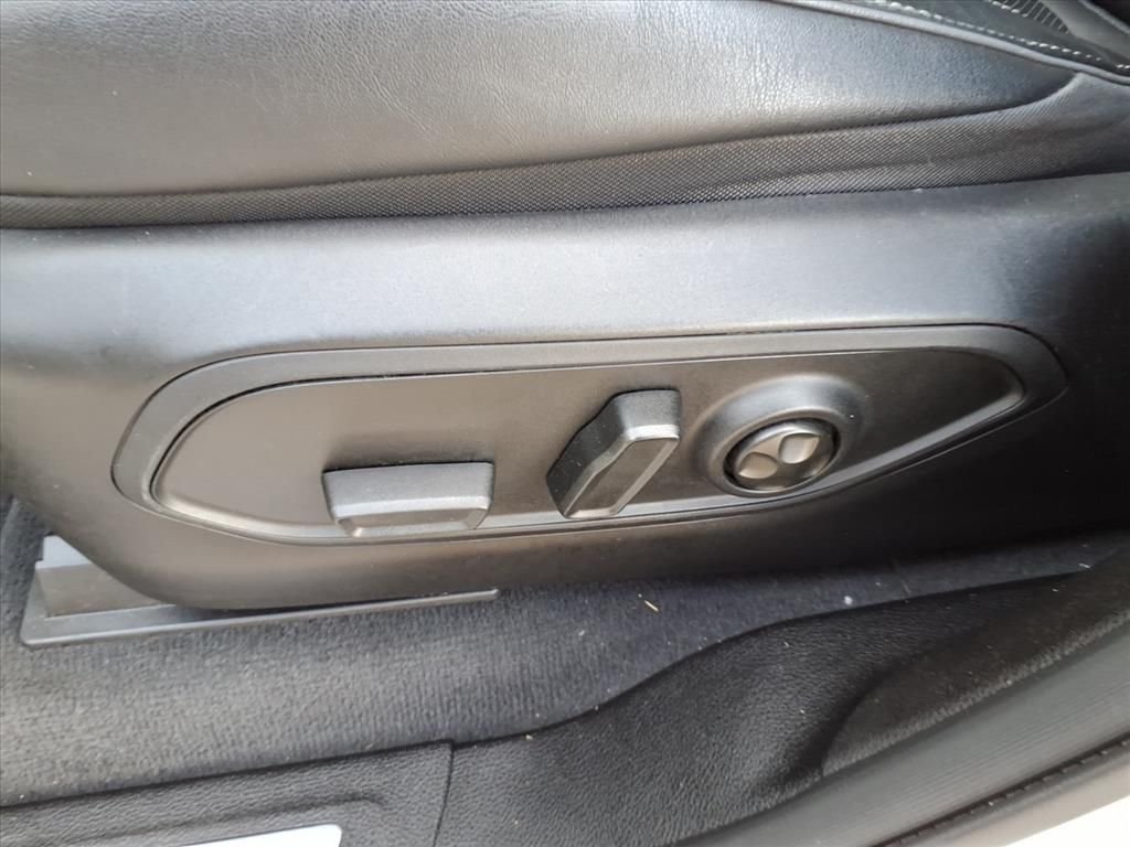 Used 2023 White Jeep Overland image 12