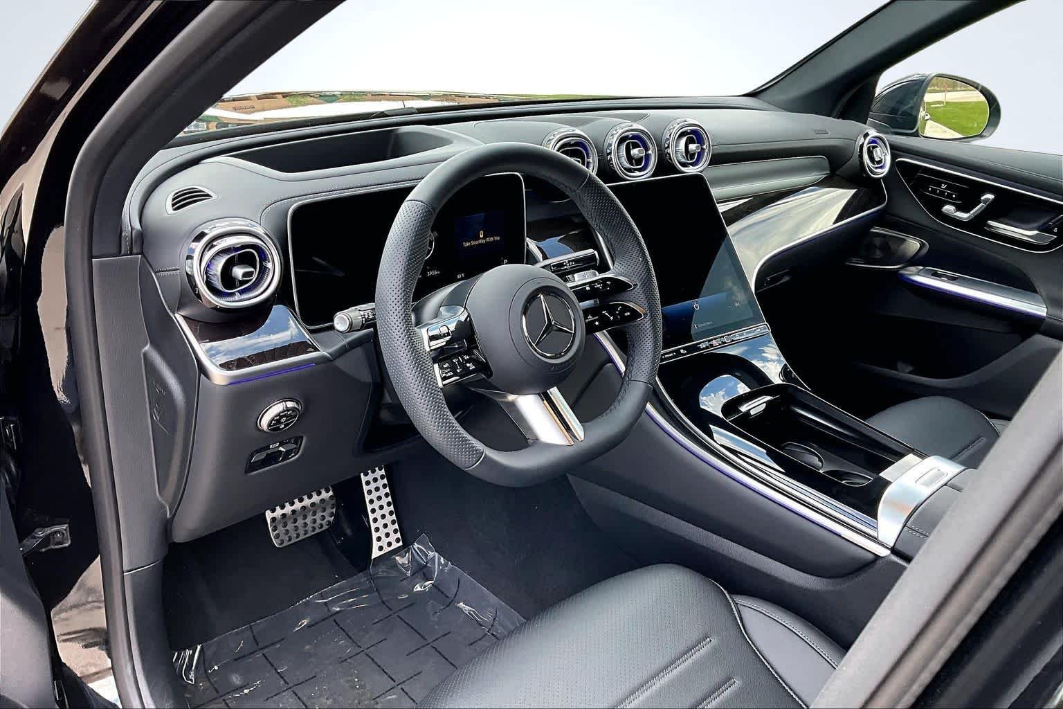 New 2026 Obsidian Black Metallic Mercedes-Benz GLC 300 image 2