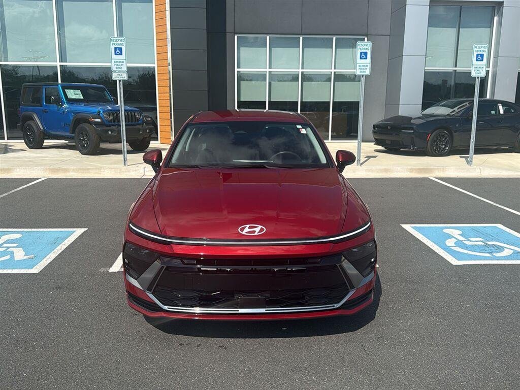 Used 2025 Ultimate red Hyundai SEL image 2