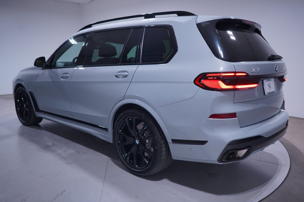 Used 2026 Gray Metallic BMW xDrive40i image 3