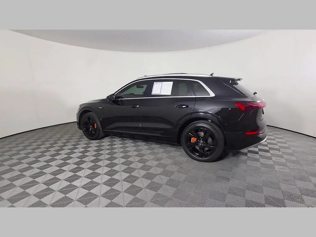 Used 2022 Brilliant Black Audi Premium image 43