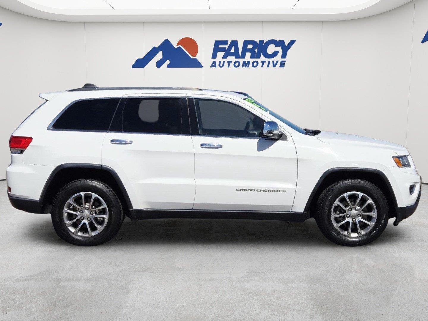 Used 2015 Bright White Clearcoat Jeep Limited image 7