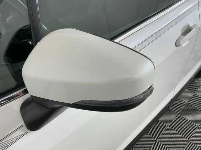 Used 2019 Crystal White Pearl Subaru Limited image 10
