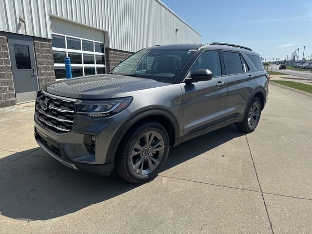 New 2026 Carbonized Gray Metallic Ford Active image 10