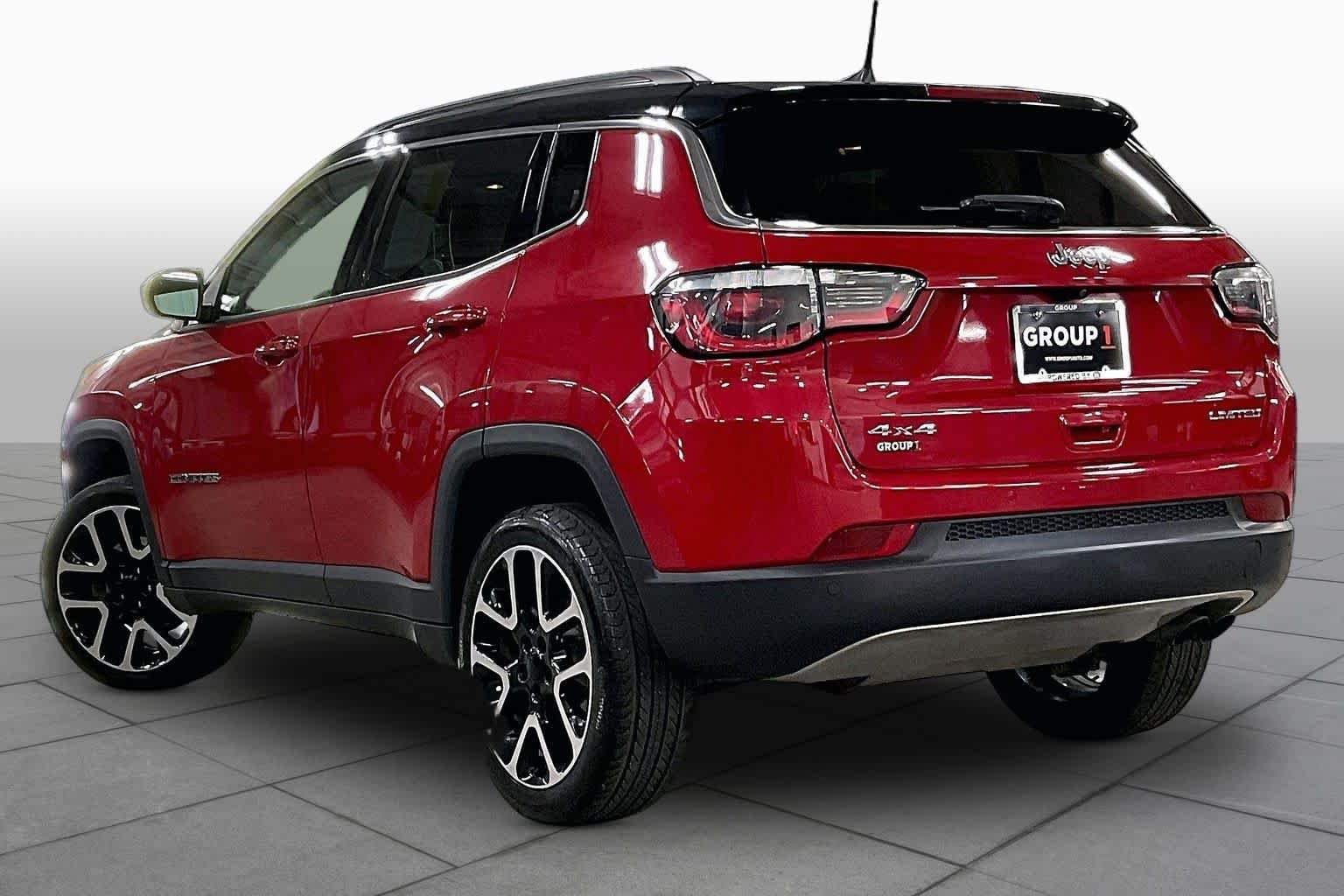 Used 2018 Redline Pearlcoat Jeep Limited image 12
