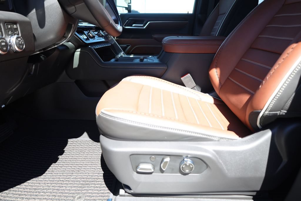 2026 GMC Sierra 3500HD Denali Ultimate - Photo 11
