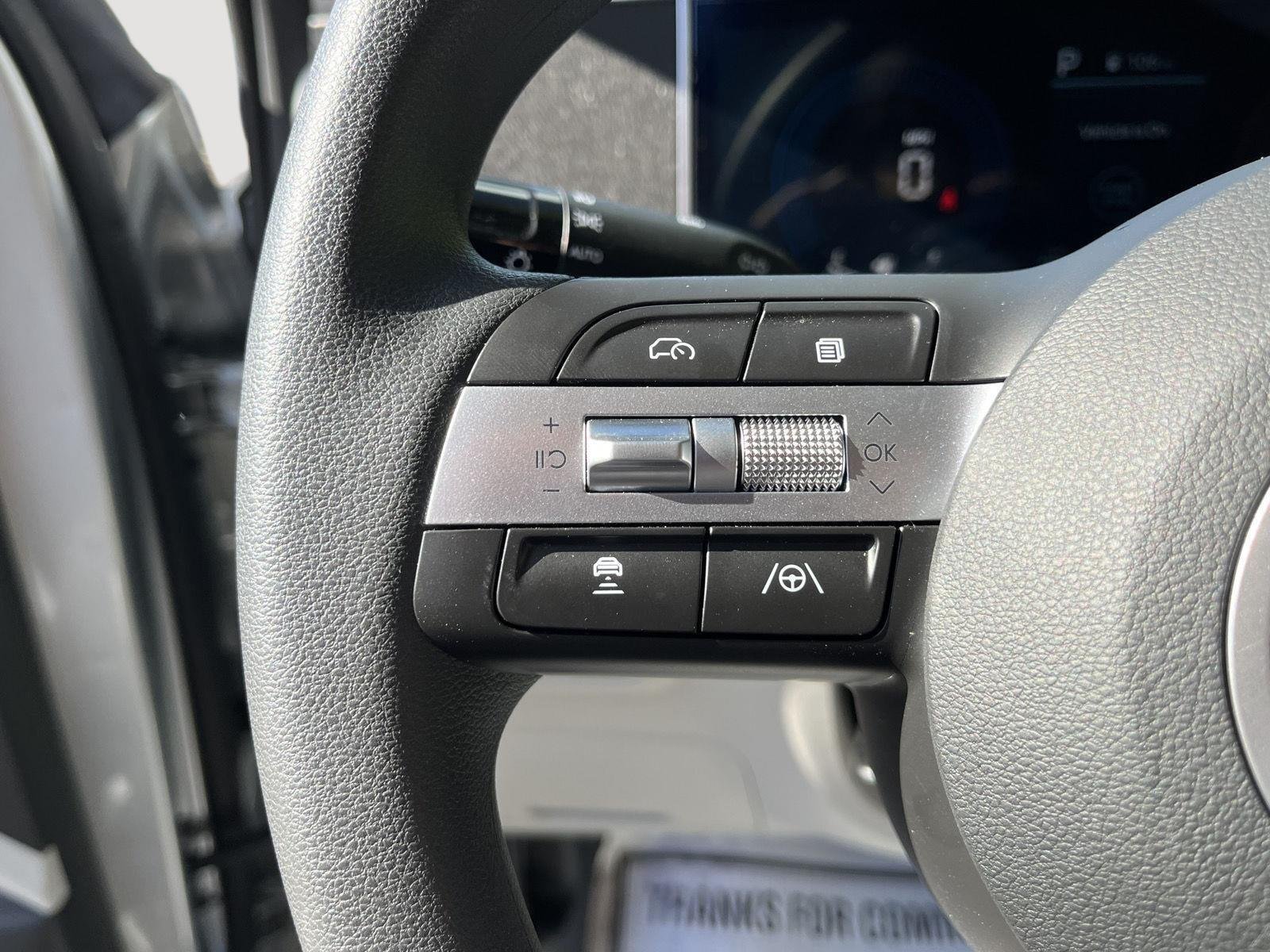 Used 2025 Shimmering Silver Hyundai SE image 29