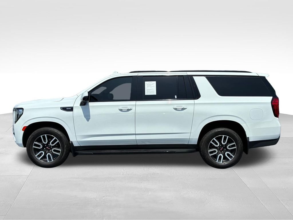 Used 2023 White GMC AT4 image 2